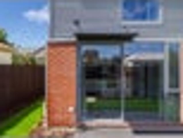 Townhouse for rent in Heathcote, Canterbury
