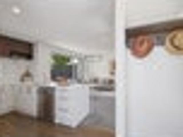 Townhouse for rent in Heathcote, Canterbury