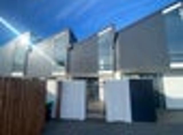 Townhouse for rent in Heathcote, Canterbury