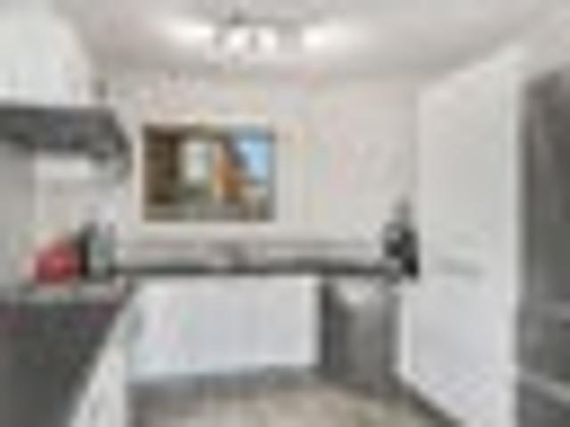 Townhouse for rent in Heathcote, Canterbury
