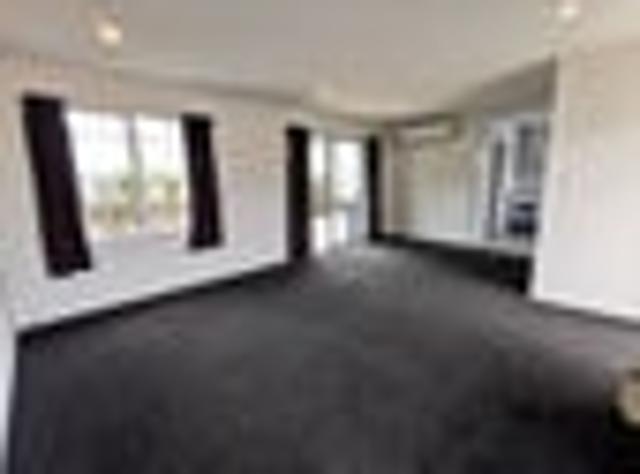 Townhouse for rent in Waltham, Linwood-Central-Heathcote Community