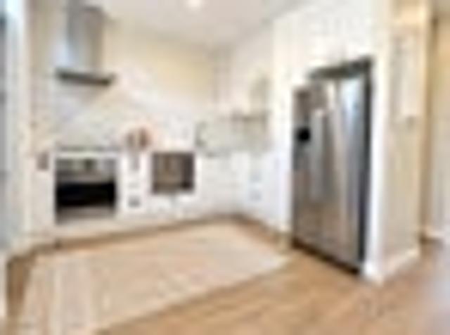 Townhouse for rent in Waltham, Linwood-Central-Heathcote Community