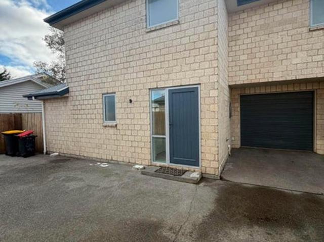 Apartment for rent in Heathcote, Canterbury