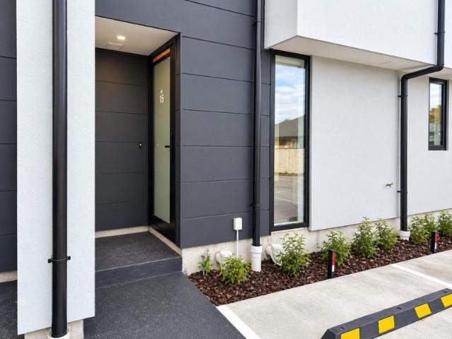 Apartment for rent in Waltham, Linwood-Central-Heathcote Community
