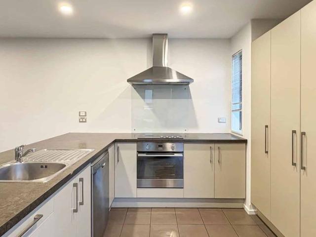 Townhouse for rent in Heathcote, Canterbury