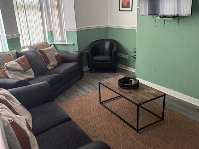 Apartment for rent in Calderstones