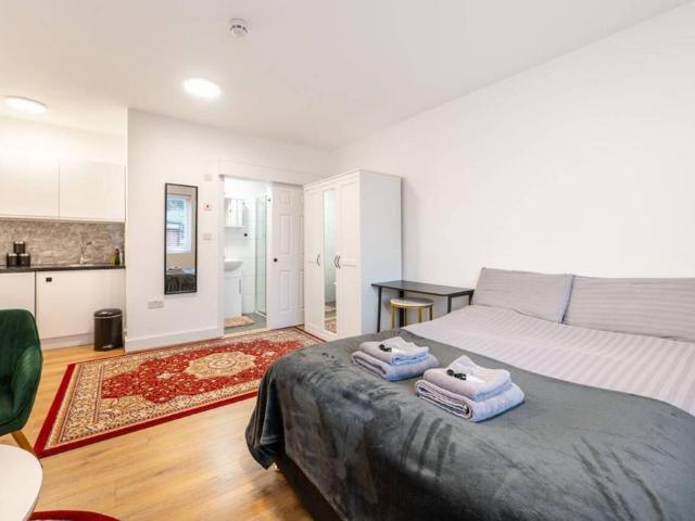 Apartment for rent in Dollis Hill, Greater London