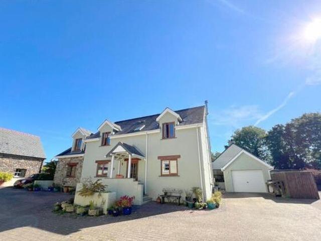 House for sale in Clarbeston Road, Wales