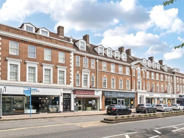 Apartment for rent in Elmbridge, Surrey
