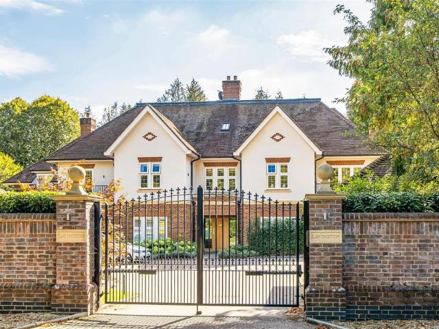 Apartment for rent in Walton On The Hill, Reigate and Banstead