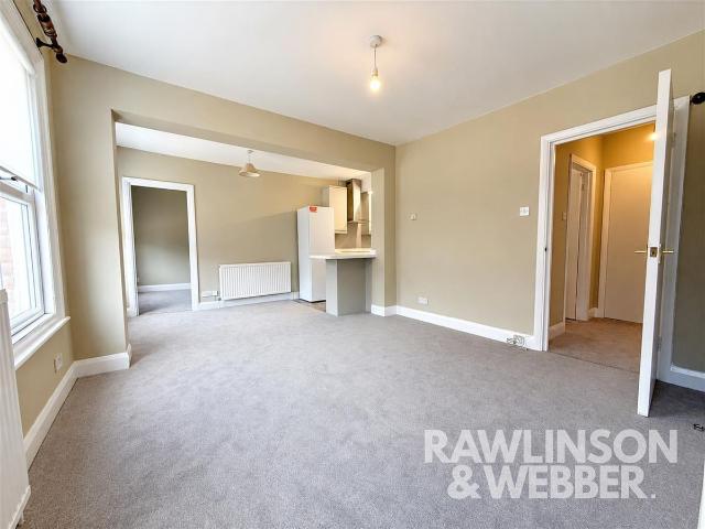 Apartment for rent in Blackhills, Surrey