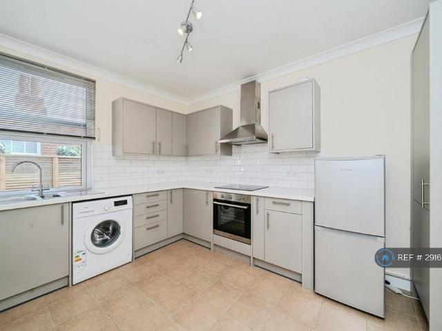 House for rent in Blackhills, Surrey