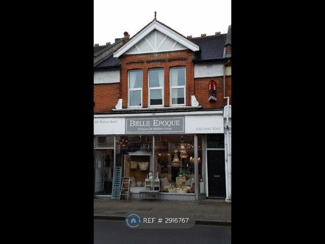 Apartment for rent in Blackhills, Surrey