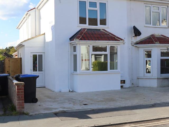 Apartment for rent in Horsell, Woking