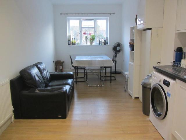 Apartment for rent in Horsell, Woking