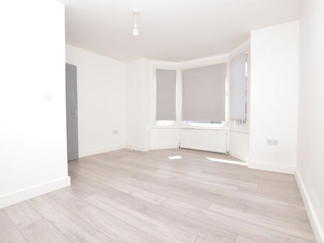 Apartment for rent in Horsell, Woking