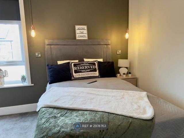 Room for rent in Caldermill, East Midlands