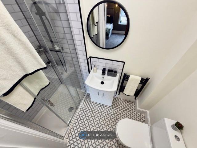 Room for rent in Caldermill, East Midlands