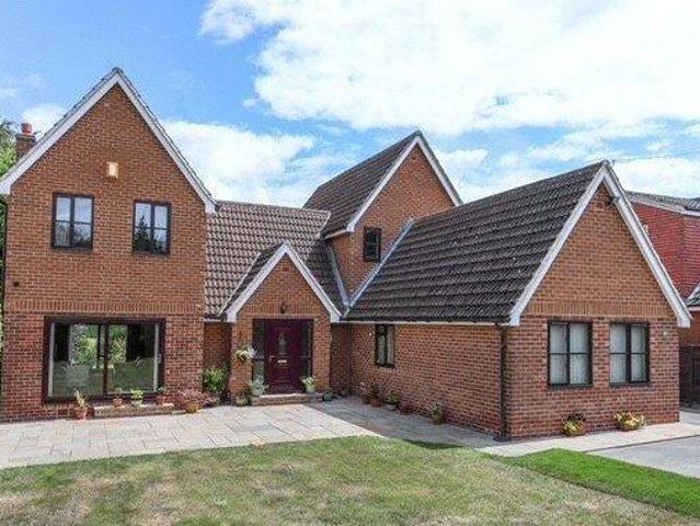 House for sale in Walton, West Yorkshire