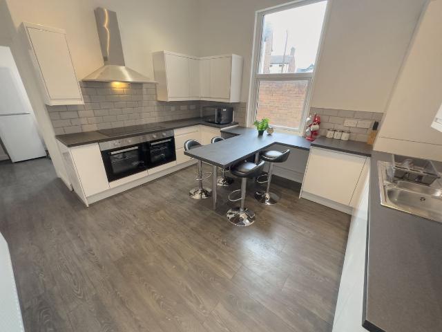 Room for rent in Calderstones