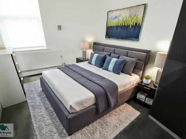 House for rent in Calderstones