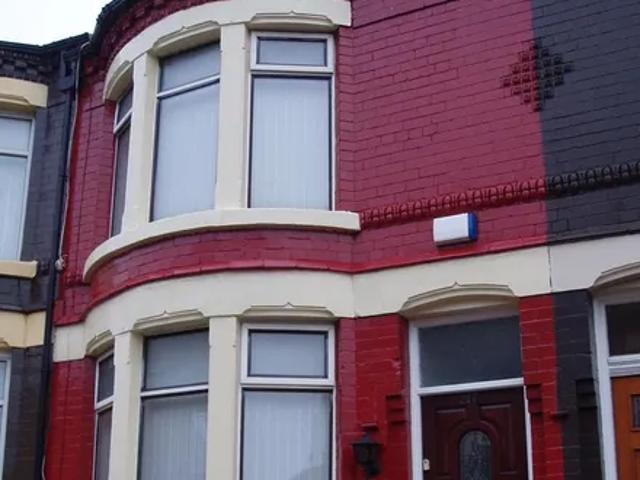 House for rent in Calderstones