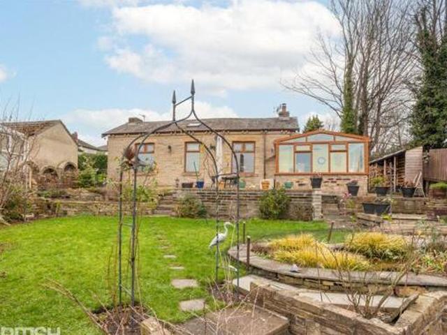 House for sale in Cleckheaton, West Yorkshire