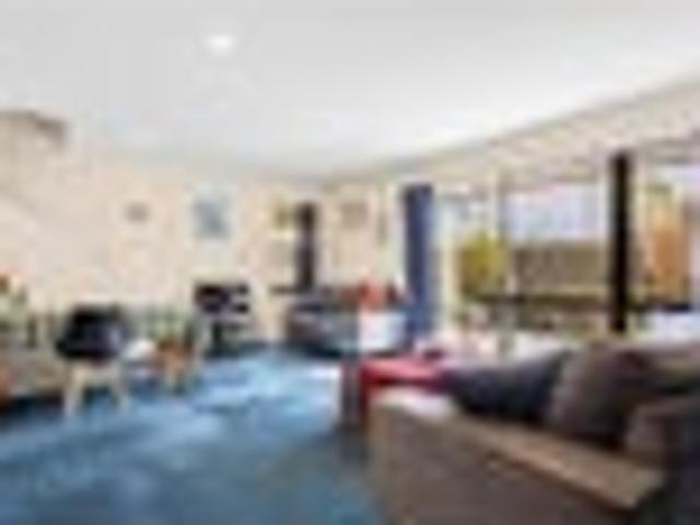 Townhouse for sale in Waltham, Linwood-Central-Heathcote Community