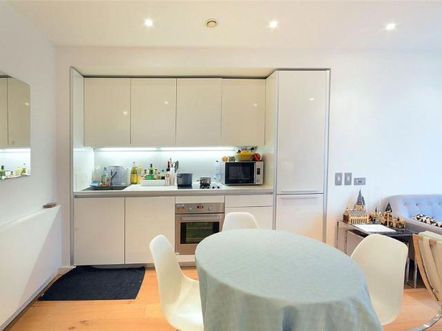 Apartment for rent in Elephant and Castle, Greater London
