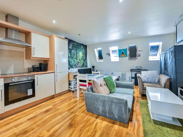 Studio for rent in Walworth, Greater London