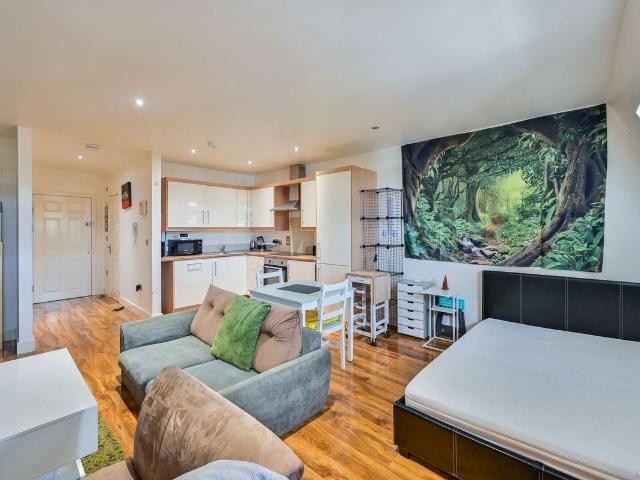 Studio for rent in Browning Estate, Greater London