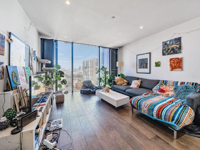 Apartment for rent in Draper Estate, Greater London