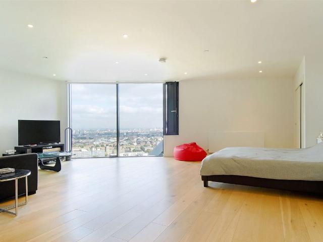 Studio for rent in Elephant and Castle, Greater London