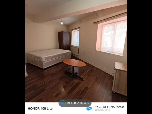 Studio for rent in Elephant and Castle, Greater London