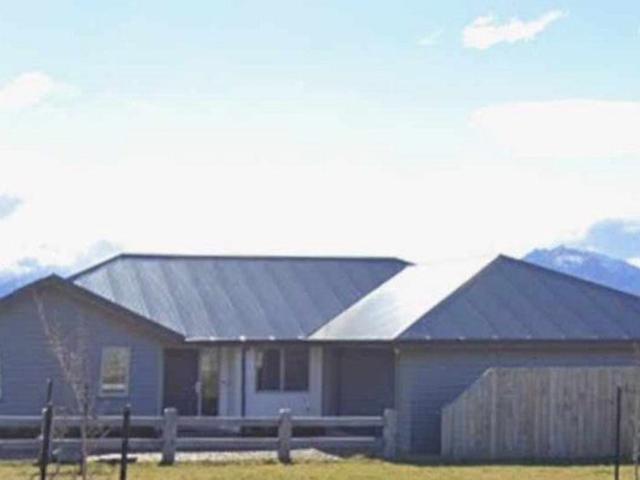 House for rent in Otakou