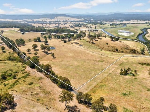 Cottage for sale in Sarsfield, Victoria