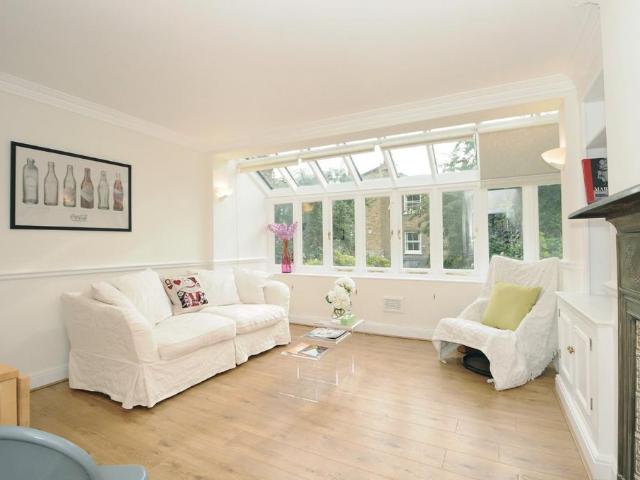 Apartment for rent in Sands End, Greater London
