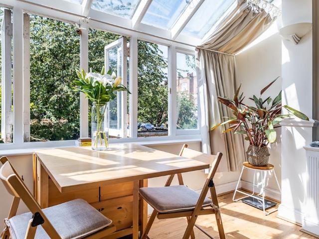 Apartment for rent in Sands End, Greater London