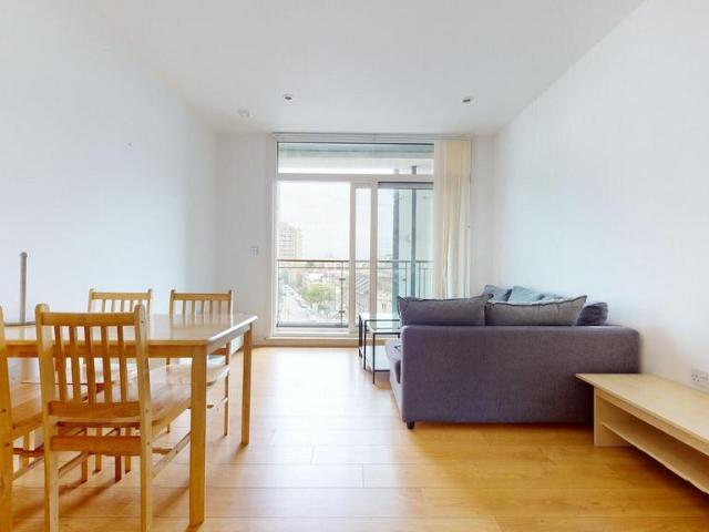 Apartment for rent in Stockwell, Greater London