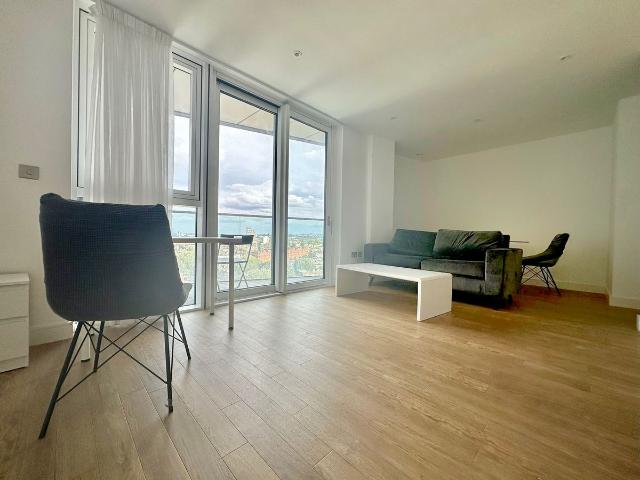 Apartment for rent in Vauxhall, Greater London