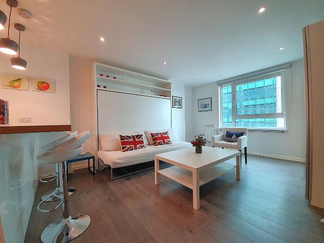 Studio for rent in London Borough of Lambeth, Greater London