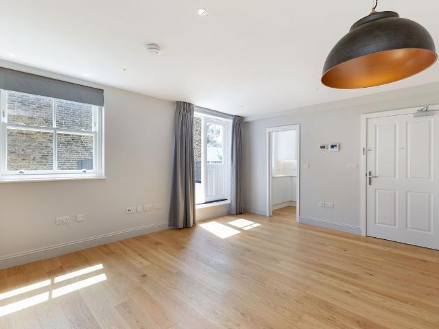 Studio for rent in Clapham, Greater London