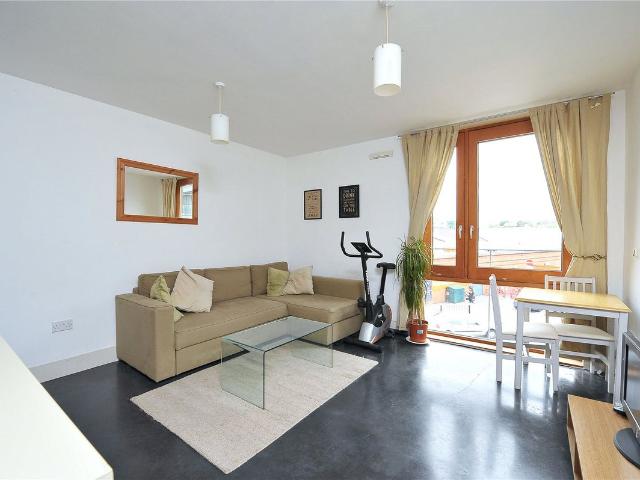 Apartment for rent in Earlsfield, Greater London