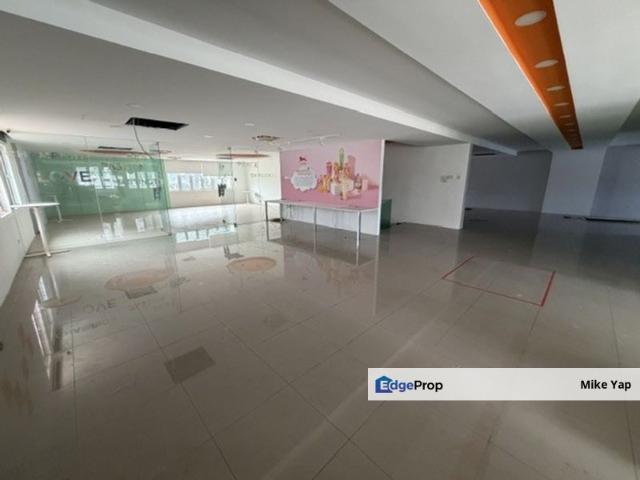 Shop for rent in Kuala Lumpur, Country Heights Damansara