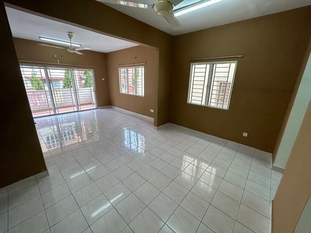 Townhouse for sale in Country Heights Damansara, Kuala Lumpur
