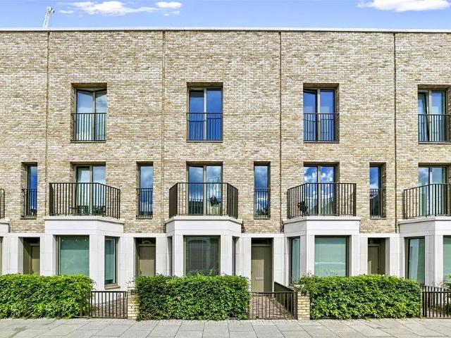 House for rent in Walworth, Greater London
