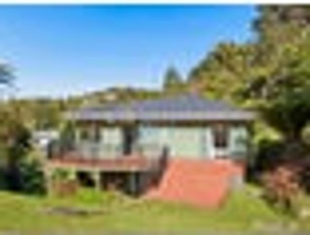House for sale in Oratia, Oroua County