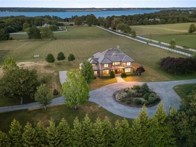 House for sale in Portsmouth, Rhode Island
