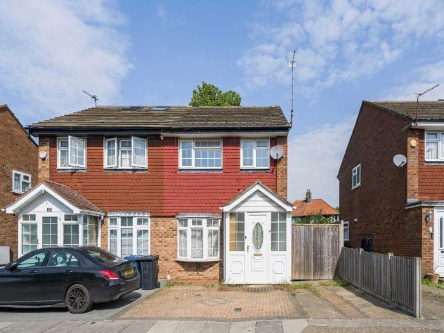 House for rent in Mill Hill, Greater London
