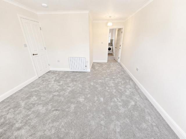 Apartment for rent in Mill Hill, Greater London